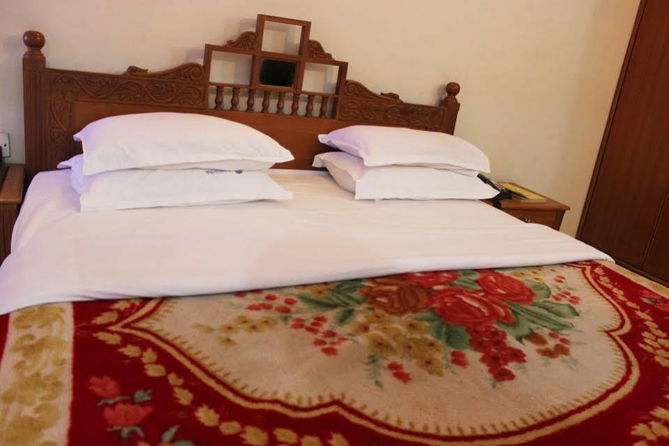 Hotel Siddhartha Hyderabad Bagian luar foto