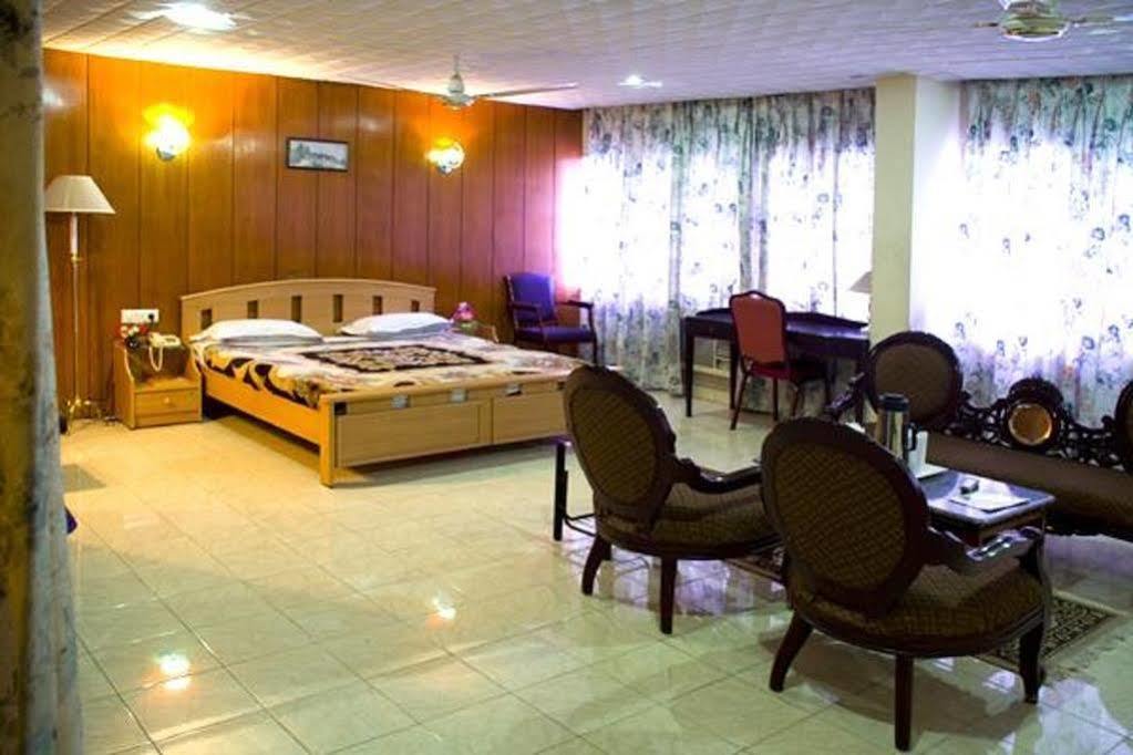 Hotel Siddhartha Hyderabad Bagian luar foto
